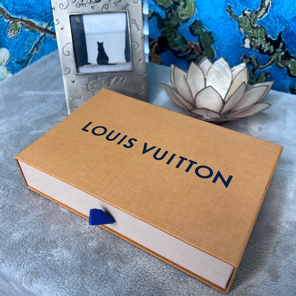 Louis Vuitton box and accessory kit - Picture 5 of 6